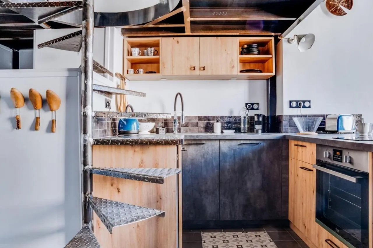 Perrod - Industrial Duplex Loft - Lyon Croix-Rousse location